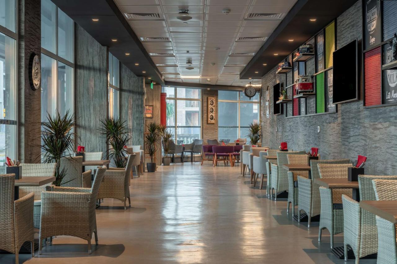 Park Inn By Radisson Jubail Industrial City Esterno foto