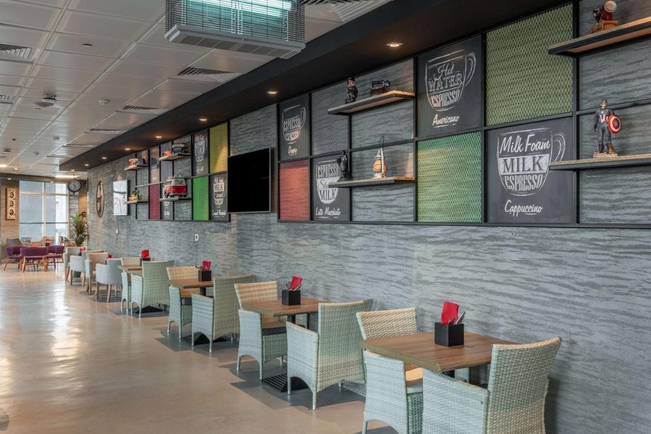 Park Inn By Radisson Jubail Industrial City Esterno foto